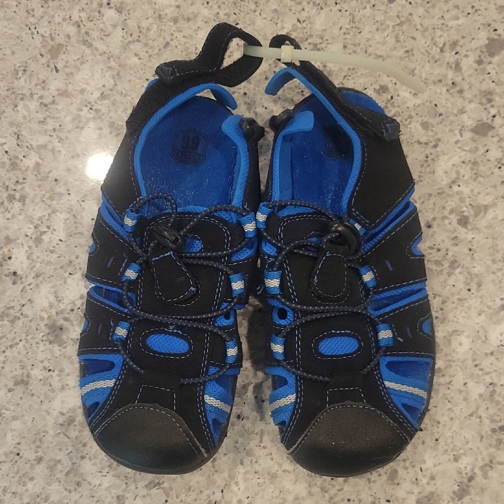 Kids Blue and Black Outdoor Sandle. Route 66. Easy To Put On Velcro Strap Size13